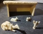 RS-N3 : Manger with Animals