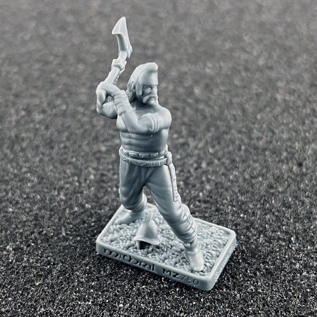 MZ750 : Easterling with two-handed axe - Image 2